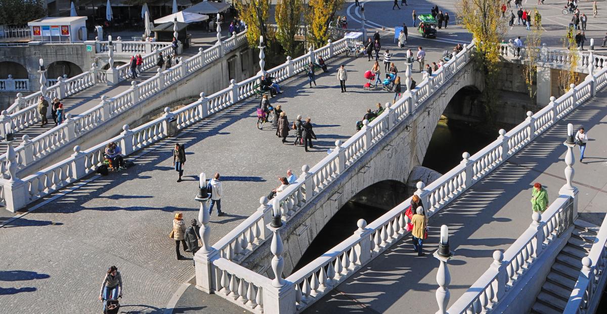 Triple Bridge in ecological zone, photo D. Wedam, Ljubljana Tourism