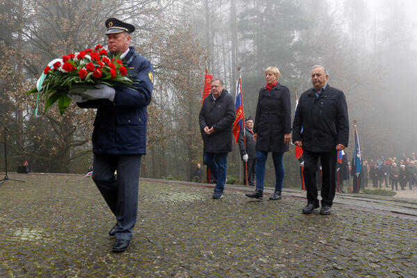 Spominska slovesnost na Urhu. Foto: N. Rovan