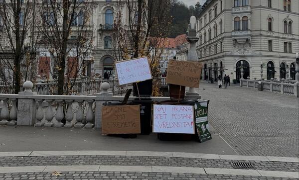 Zabojniki na Prešernovem trgu. Foto: arhiv MOL