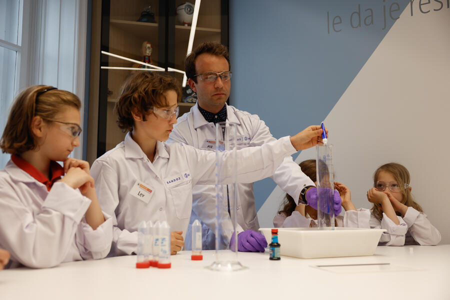 the opening of the laboratory, children doing experiments